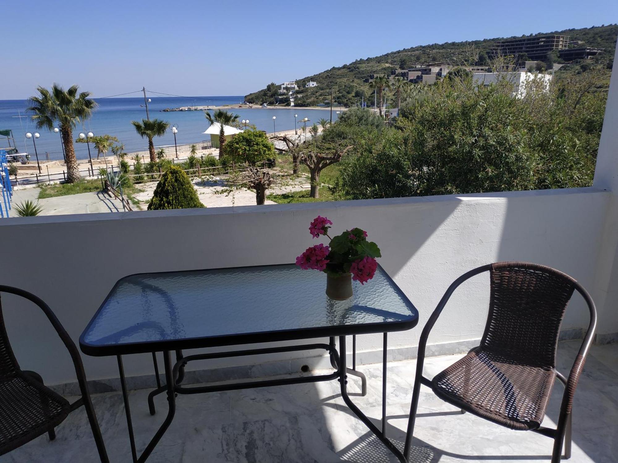 Παραθαλασσια Στουντιο Μιχαλιας Sea View Studio Michalias Agia Marina  Екстериор снимка